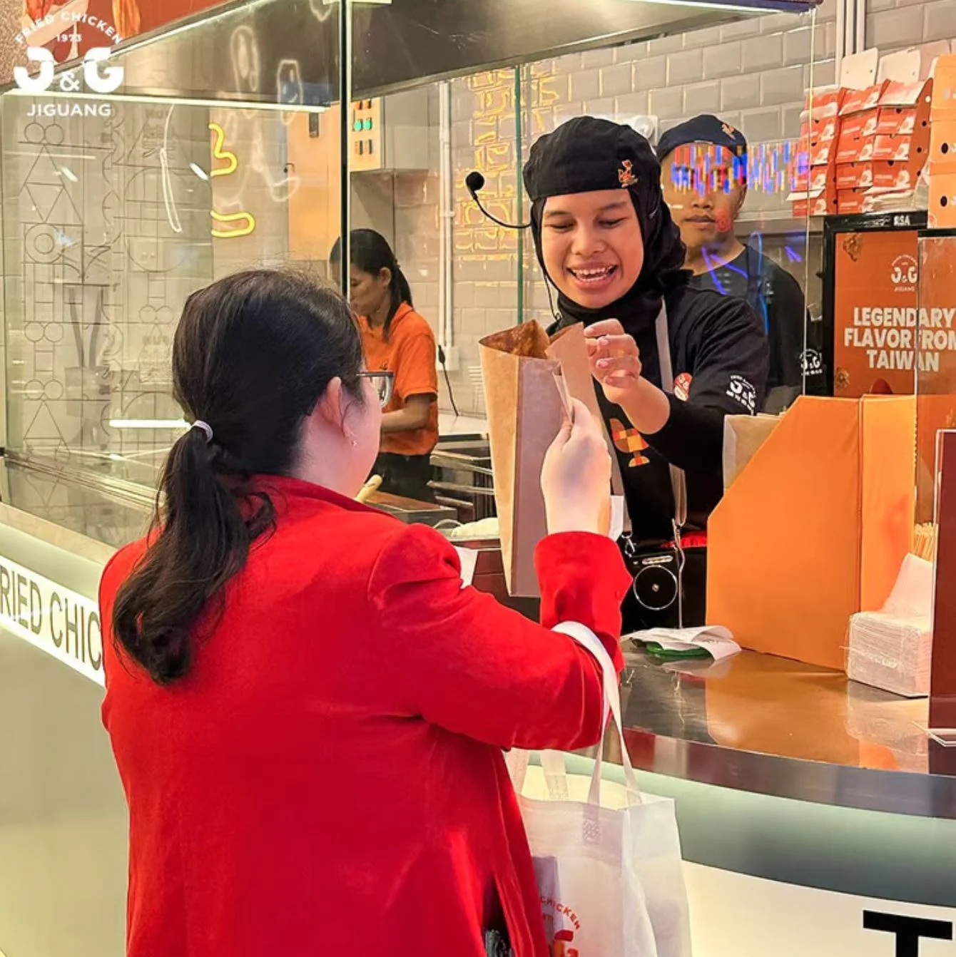 Eksplor Kuliner hingga Hiburan di Mall of Indonesia